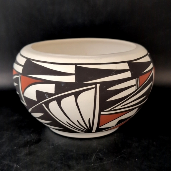Original Genuine Native American Acoma Pottery Vase Bowl Pot Signed F/M Antonio - Picture 4 of 12